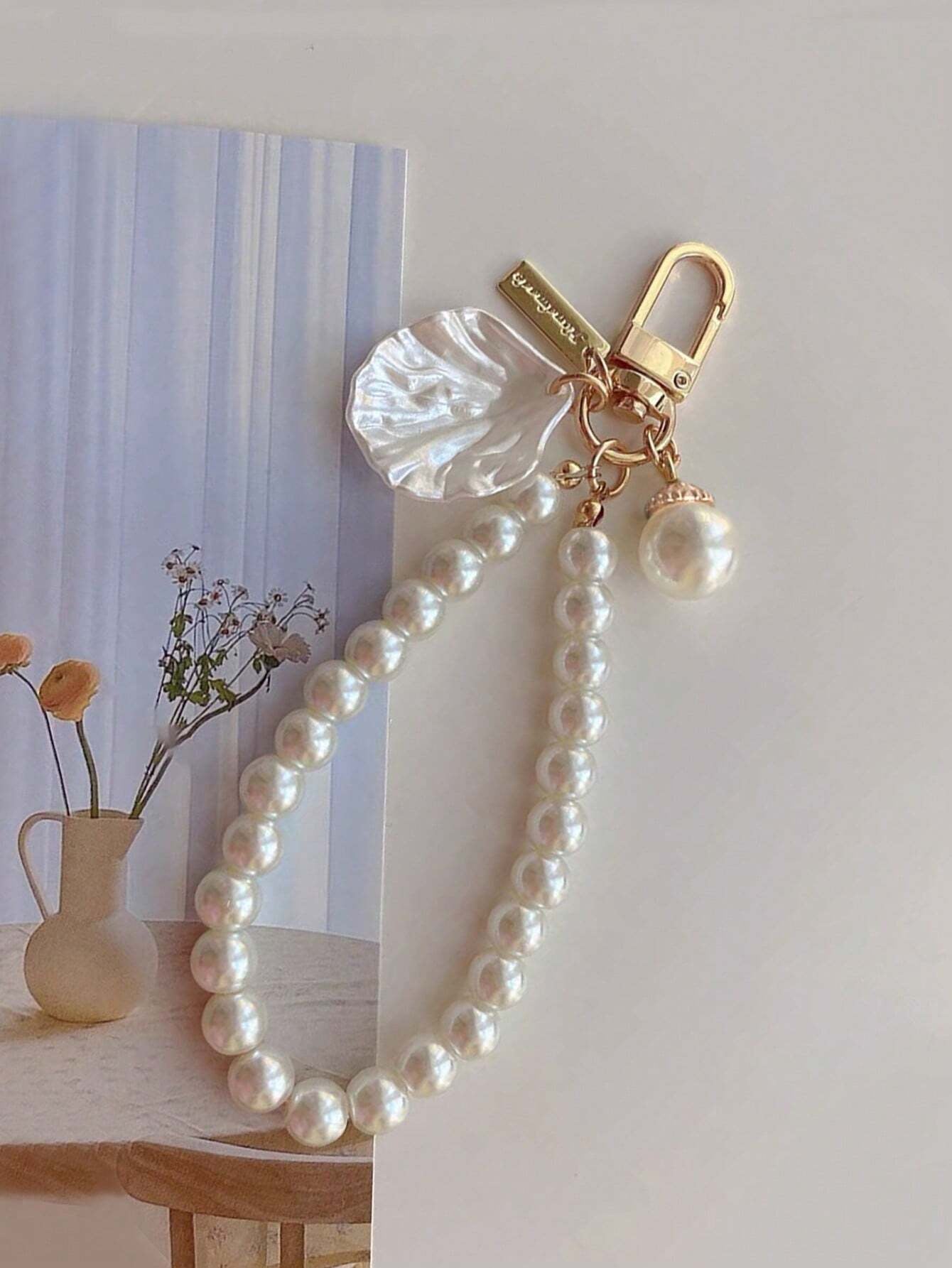 1Pc Women Faux Pearl Beaded Elegant Keychain for Gifts, Wallets, School Bags, Backpacks, and Satchels